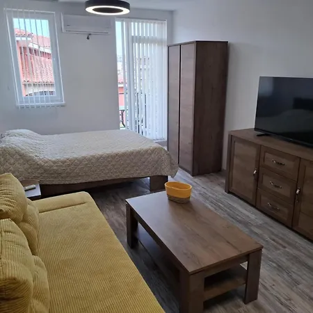 公寓 лазур аурелия *